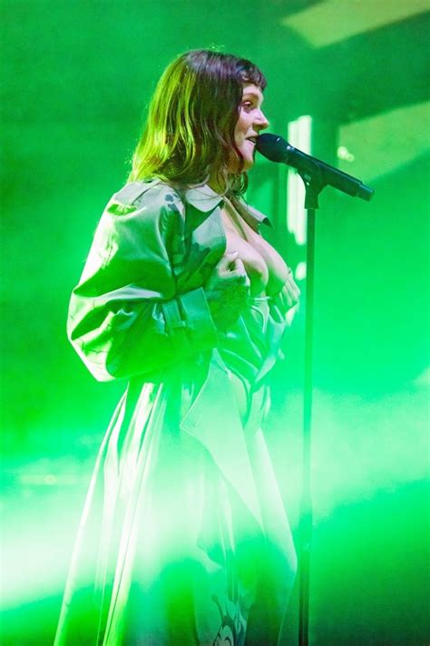 Tove Lo Flashes Her Tits In Concert Again Of The Day DrunkenStepFather