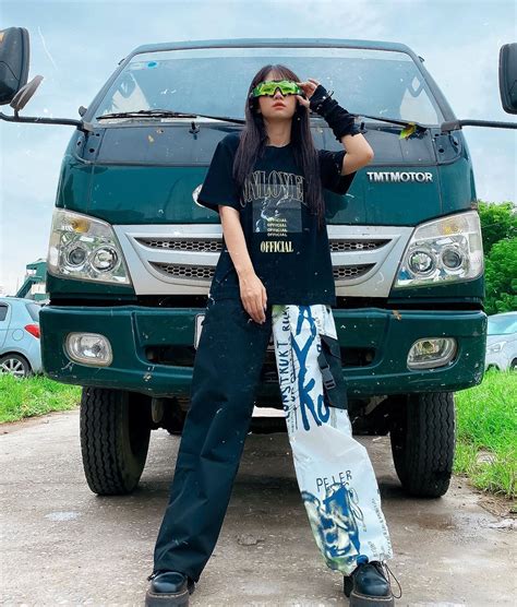 Hot Gymer H Th Nh Khoe Ng Cong Kh Ng T Ng Khi Di N I Bi N P Xe Titanic N I