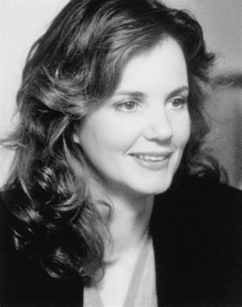 9 Hot Sexy Margaret Colin Bikini Pics