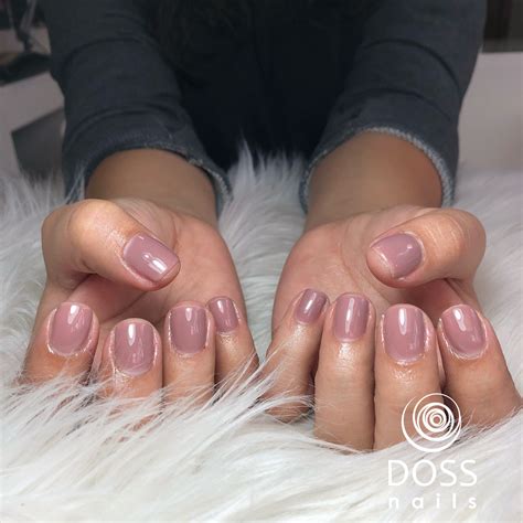 Uñas nude Nails Beauty