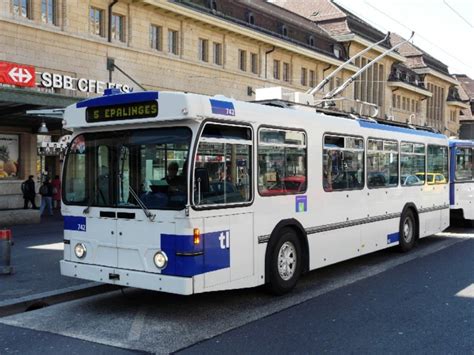 Tl FBW Trolleybus Nr 742 Unterwegs Auf Der Durchgangsstrasse Vor Dem