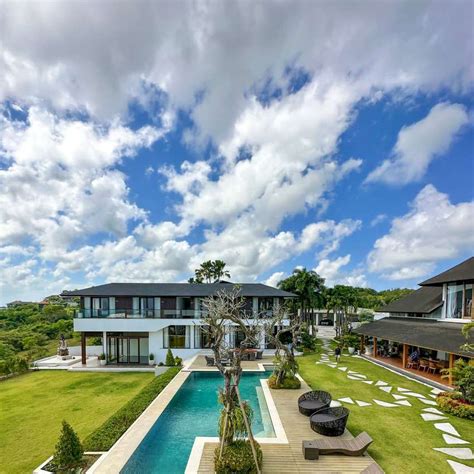 Dijual Luxury Villa Fully Furnished Ocean View Di Pecatu Hills Bali