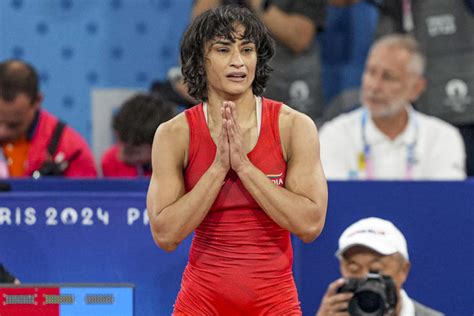 Paris Olympics 2024 Vinesh Phogat Disqualified To Miss Paris Olympic