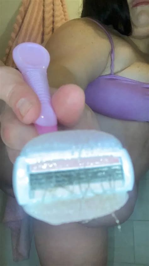 Fatty Shave Her Fat Pussy On Camera Nude Pics XHamster