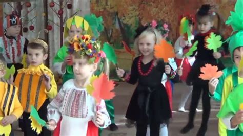 Вход осенний Разноцветный ковер (старшая группа) - YouTube