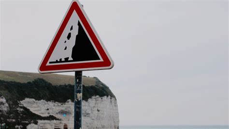 survive  rockfall   show