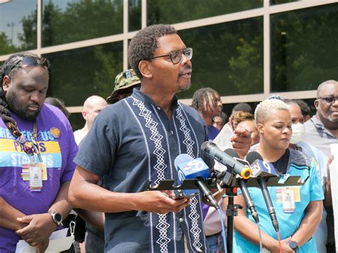 Loretto Hospital workers deliver 10-day strike notice - Wednesday Journal