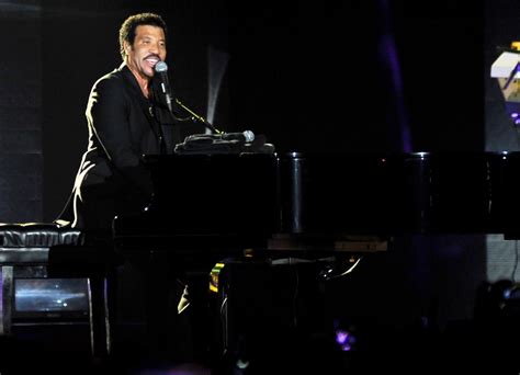 Lionel Richie Picture 39 - Lionel Richie Performs During His Tuskegee Tour