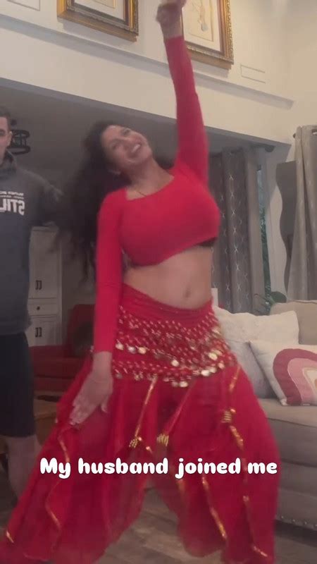 Busty Desi Lady Huge Tits And Navel In Red Costume Mp Snapshot Postimages