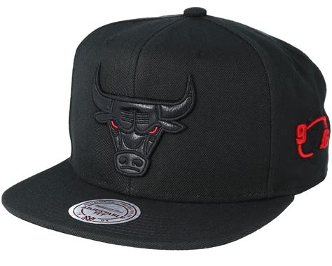 chicago bulls   black snapback mitchell ness caps