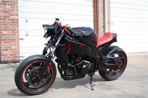 Old Yamaha YZF R Naked Streetbike Modification