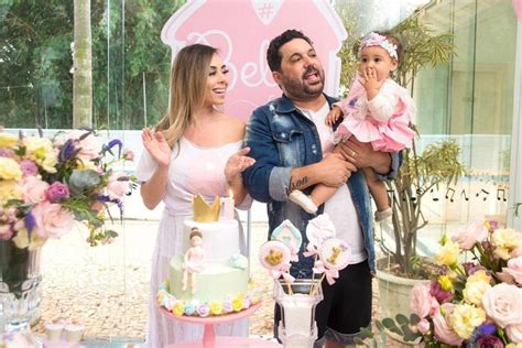 Deia Cypri Esposa Do Sertanejo Edson Conta Detalhes Da Festa De 1 Ano