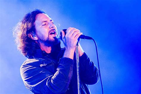 Eddie Vedder Reveals Dates for Brief 2022 Solo Tour