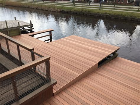 Hardhouten Vlonder Met Boothelling Walbeschoeiingspecialistnl