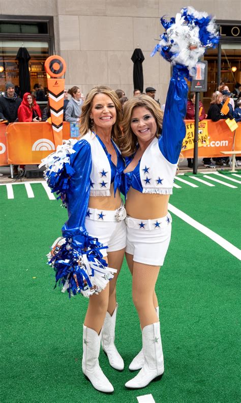 Savannah Guthrie Weight Loss: Workout Routine, Diet Secrets | Closer Weekly