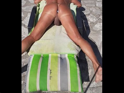 Plug Anal Au Bord De La Piscine Xnxx