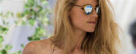 Sexy Mama Michelle Hunziker Zeigt Haut Im Knappen Bikini Promiflash De