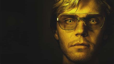 Jeffery Dahmer Serie De Asesino Serial Causa Polémica