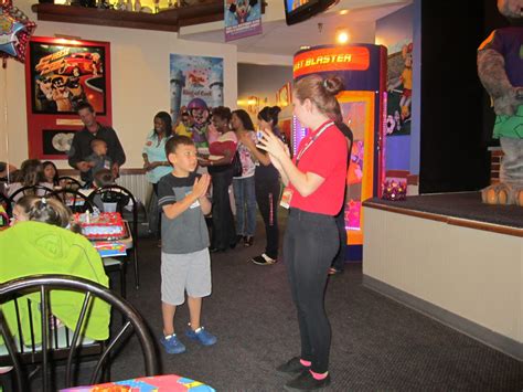 SiriFam: Chuck E. Cheese Birthday Party