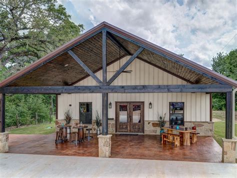 Beautiful Custom Barndominium Perfect For A Vrbo Horses Barns