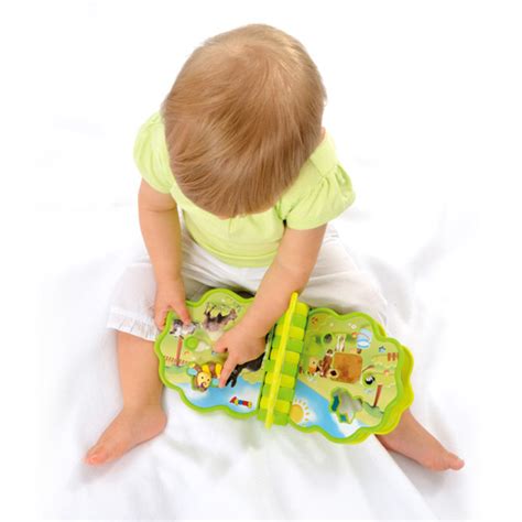 Что подарить ребенку на 6 месяцев? Купите музыкальную игрушку!