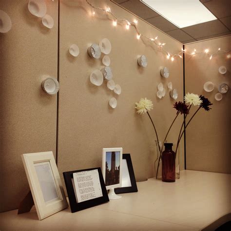 My cute, newly decorated cubicle! | Cubicle decor office, Cubical decor ...