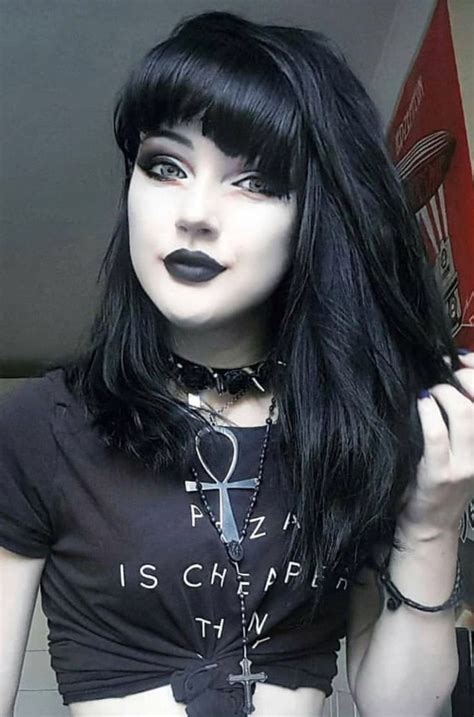 Pin By Beautiful Nightmare On Me Model Grunge Hair Hot Goth Girls