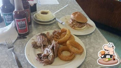 Bozo S Hot Pit Bar B Q In Mason Restaurant Menu And Reviews