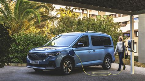 ford plugs    tourneo connect phev carscoops