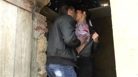 Une étudiante sexy se fait sodomiser par son nouveau petit copain XVIDEOS