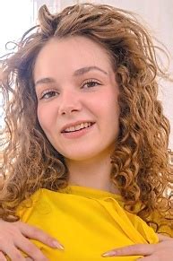 Simona Purr Purr Simona Simona S Shaved Pussy Karups Pc