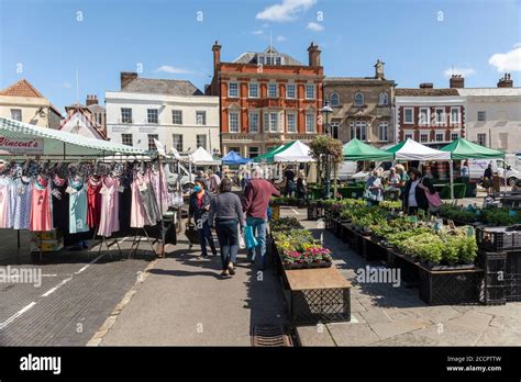 Devizes market hi-res stock photography and images - Alamy