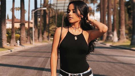 Becky G incendió las redes con sus fotos en bikini