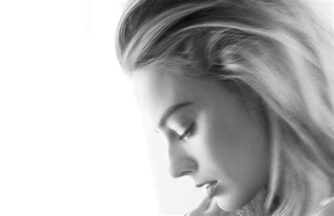 Margot Robbie Beautiful Hot Celebs Home