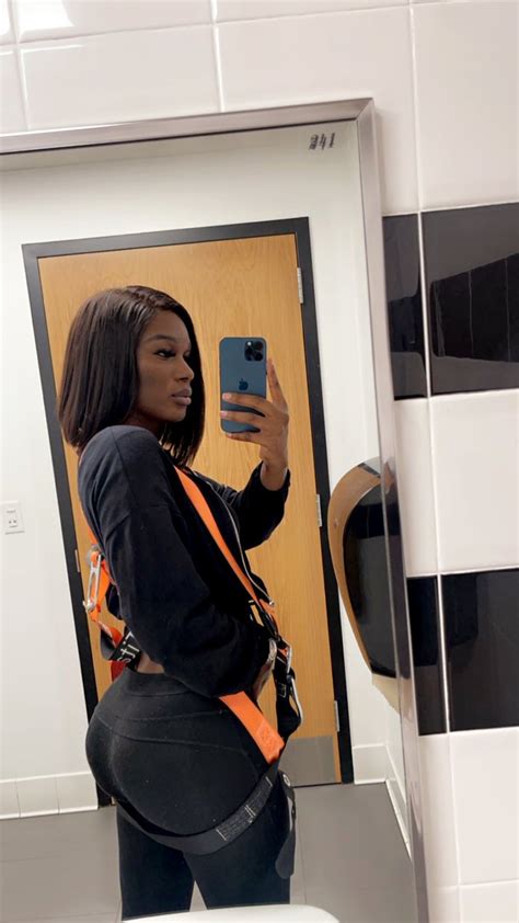 Prettyalien On Twitter The Finest Fork Lift Driver Ever I Needed To Sit My Ass Down