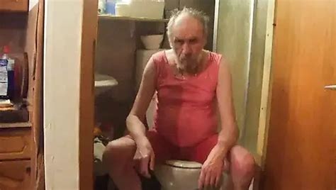 Am Klo Vorbei Gepisst Free Gay Porn Ee XHamster