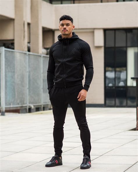 pin  peacefulartwork   black clothing  black outfit