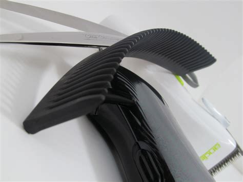 DACurve by Antonio Tarrell: Curve Comb vs A Straight Comb