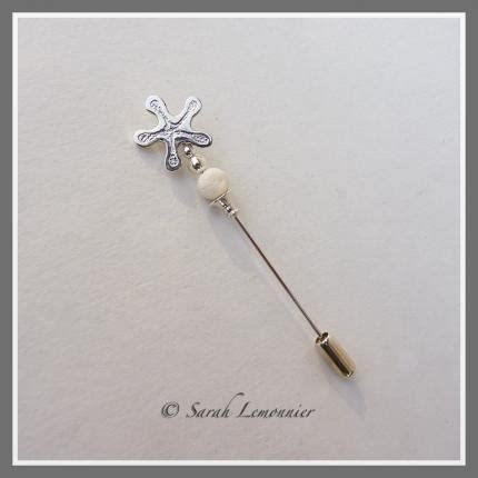 Broche Fibule Toile En Argent Grav Et Perle De Gemme