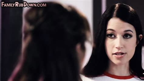 Pussylicked Lesbian Babe Assrimming Stepsister In Bath