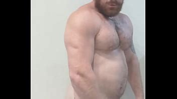 Thick Bodybuilder Naked Flexing Before Showering Xnxx