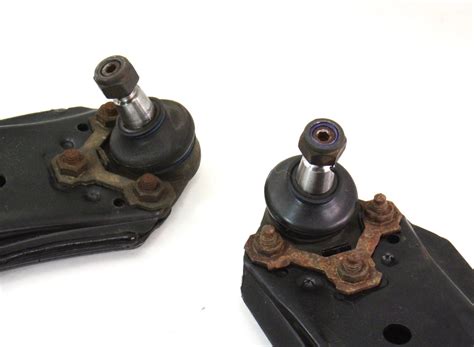 Pair Front Control Arms VW 99 05 Jetta Golf GTI MK4 Beetle Ball Joints