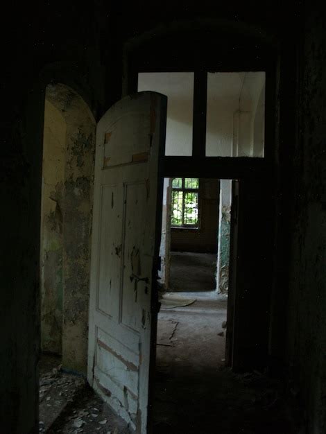 Premium Photo Old Building