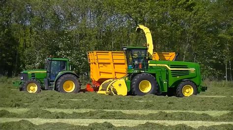 Loonbedrijf Van Den Akker Aan Het Gras Hakselen Met Hun Nieuwe