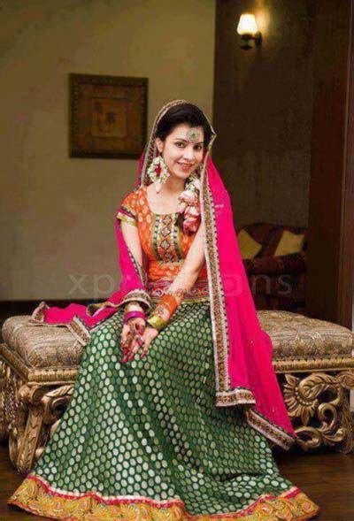 20 Chic Mehndi Dresses For Pakistani Brides Mehndi Guests Pakistani