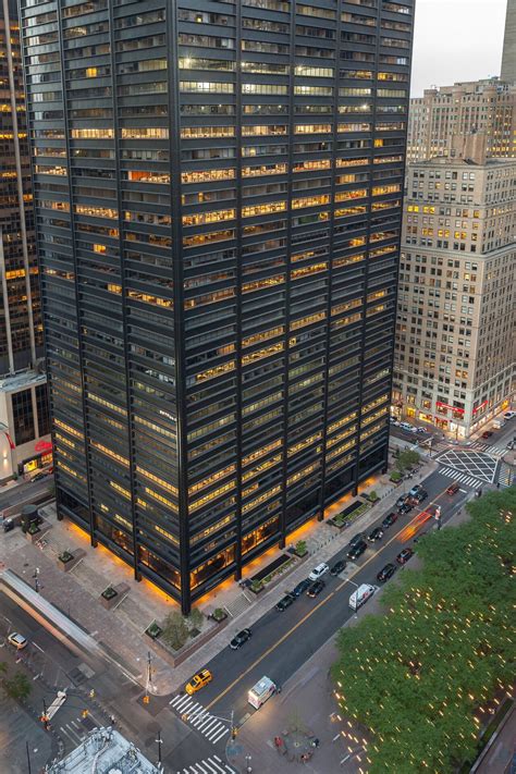 What businesses are located in 1 State Street Plaza New York 20