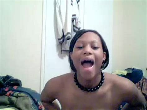 Chica Negra De Tetas Grandes Haciendo Gimnasia En La Webcam Xvideos