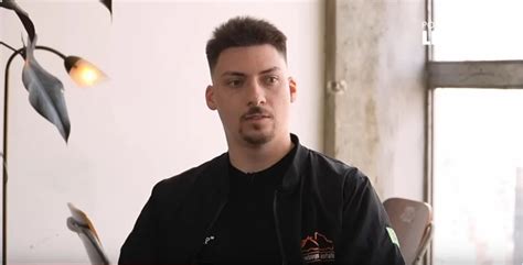 Renan Bolsonaro é flagrado novo affair após polêmica de suposto romance gay confira