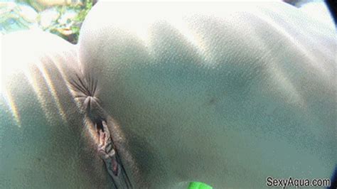 Underwater Finger Fucking MILF Style Sexy Aqua Clips4sale