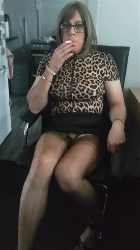 Mature Cd Sunday Morning Smoke AShemaletube